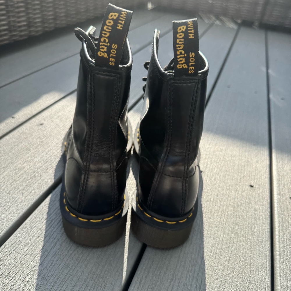 Doc Martens Women’s Smooth Leather Lace Up Boots - Picture 4 of 11